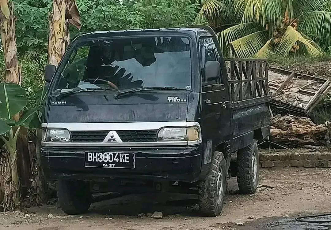 Mobil pick up Tahun 2012